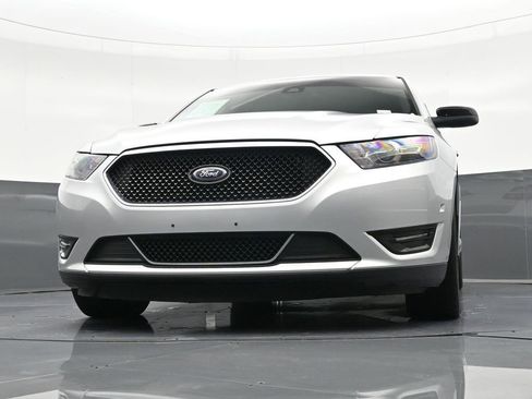 Used 2018 Ford Taurus SHO w/ Driver Assist Package AWD/4WD image 29