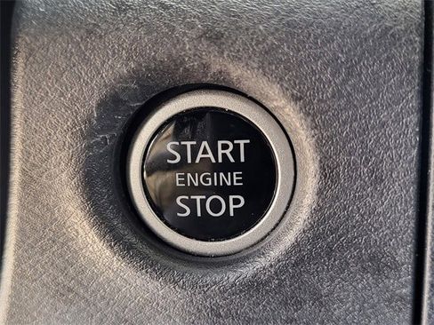 Used 2025 Nissan Frontier SV image 20