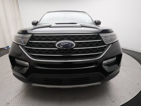 Used 2023 Ford Explorer XLT w/ Equipment Group 202A AWD/4WD image 11