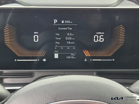 Used 2026 Kia Carnival FWD image 25