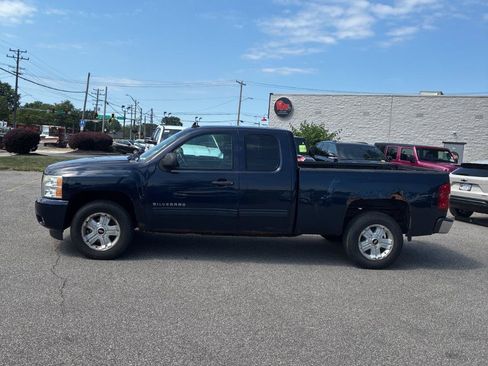 Used 2011 Chevrolet Silverado 1500 LT w/ All-Star Edition AWD/4WD image 2