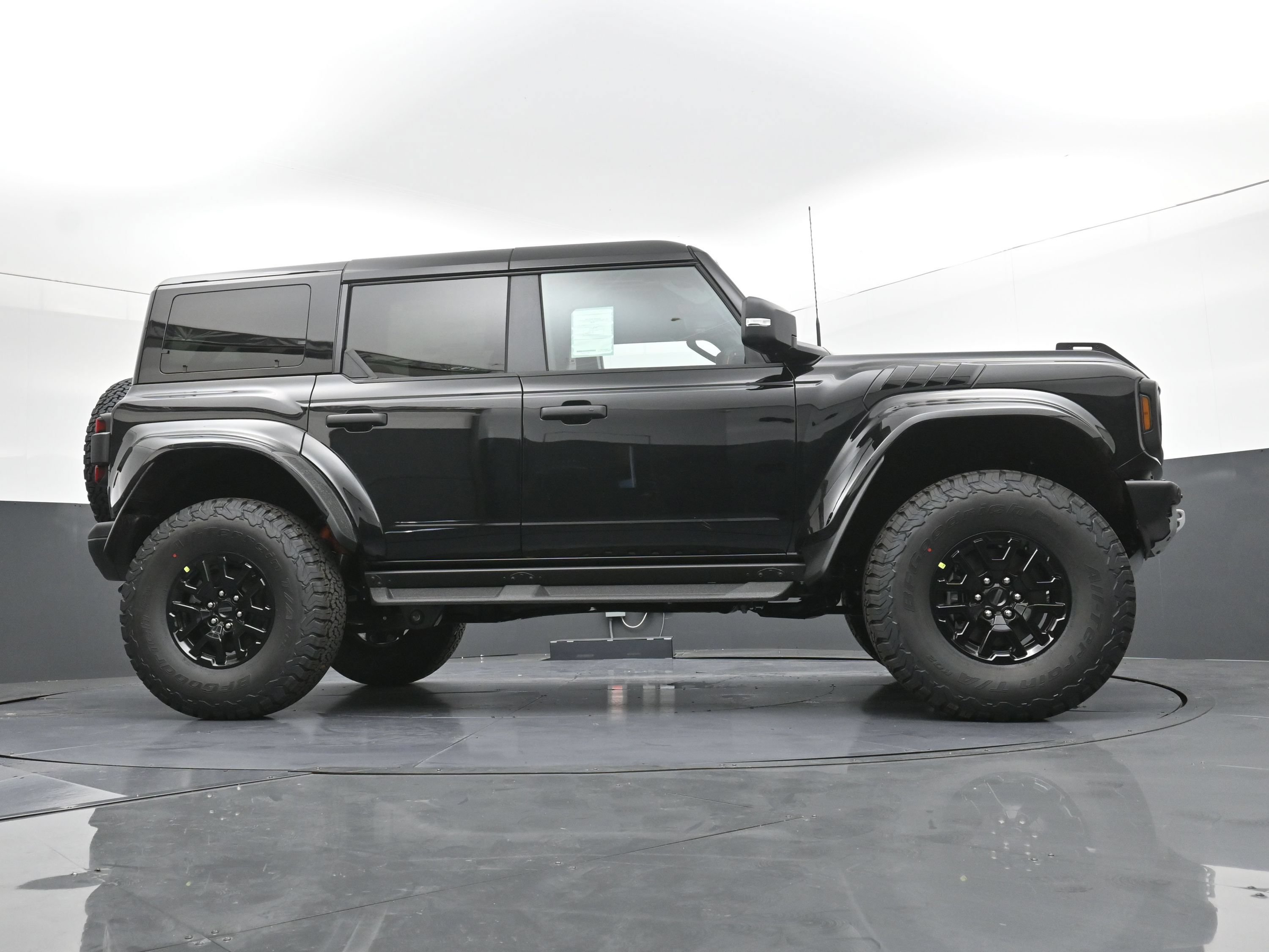 Used 2026 Ford Bronco Raptor AWD/4WD image 17