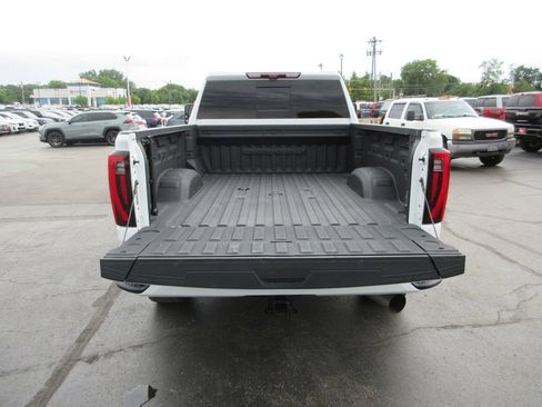 Used 2024 GMC Sierra 2500 Denali Ultimate AWD/4WD image 7