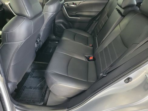 Used 2022 Toyota RAV4 XLE Premium image 13