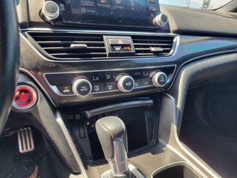 Used 2018 Honda Accord Sport image 16