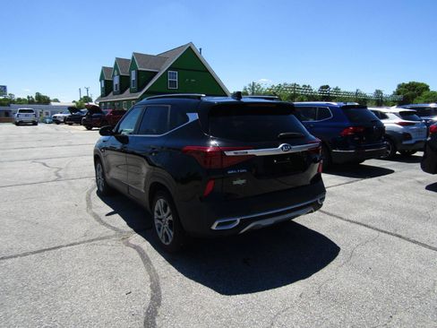 Used 2021 Kia Seltos S AWD/4WD image 5
