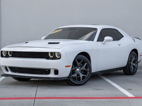 Used 2018 Dodge Challenger SXT Plus image 10