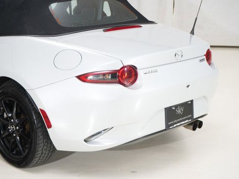 Used 2019 MAZDA MX-5 Miata Sport image 15