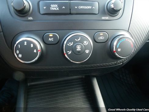 Used 2014 Kia Forte EX FWD image 17