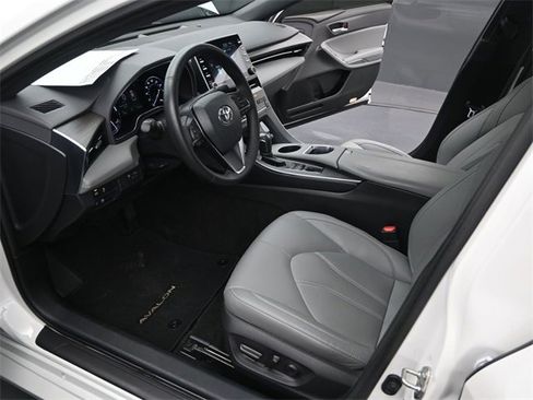 Used 2021 Toyota Avalon XLE image 8