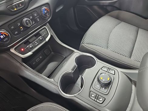 Used 2022 GMC Terrain SLE w/ Driver Convenience Package image 29