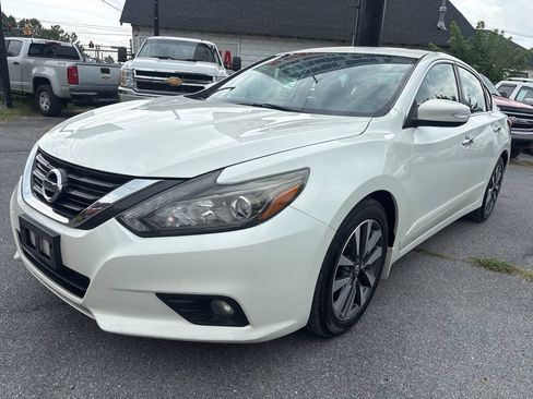 Used 2016 Nissan Altima 2.5 SL w/ 2.5 Technology w/LED Package FWD image 1