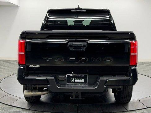 Certified 2026 Toyota Tacoma SR5 AWD/4WD image 11