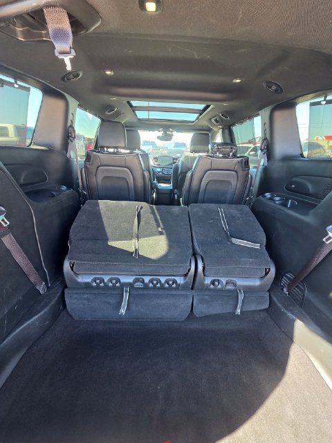 Used 2025 Chrysler Pacifica Limited FWD image 10