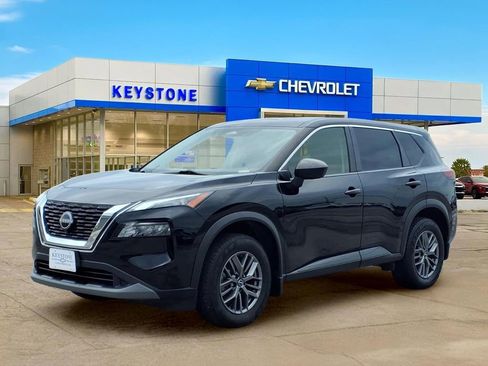 Used 2023 Nissan Rogue S AWD/4WD image 3