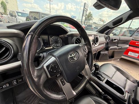 Used 2019 Toyota Tacoma SR image 26