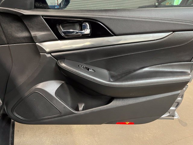 Used 2021 Nissan Maxima 3.5 SV w/ Floor Mat Group FWD image 11