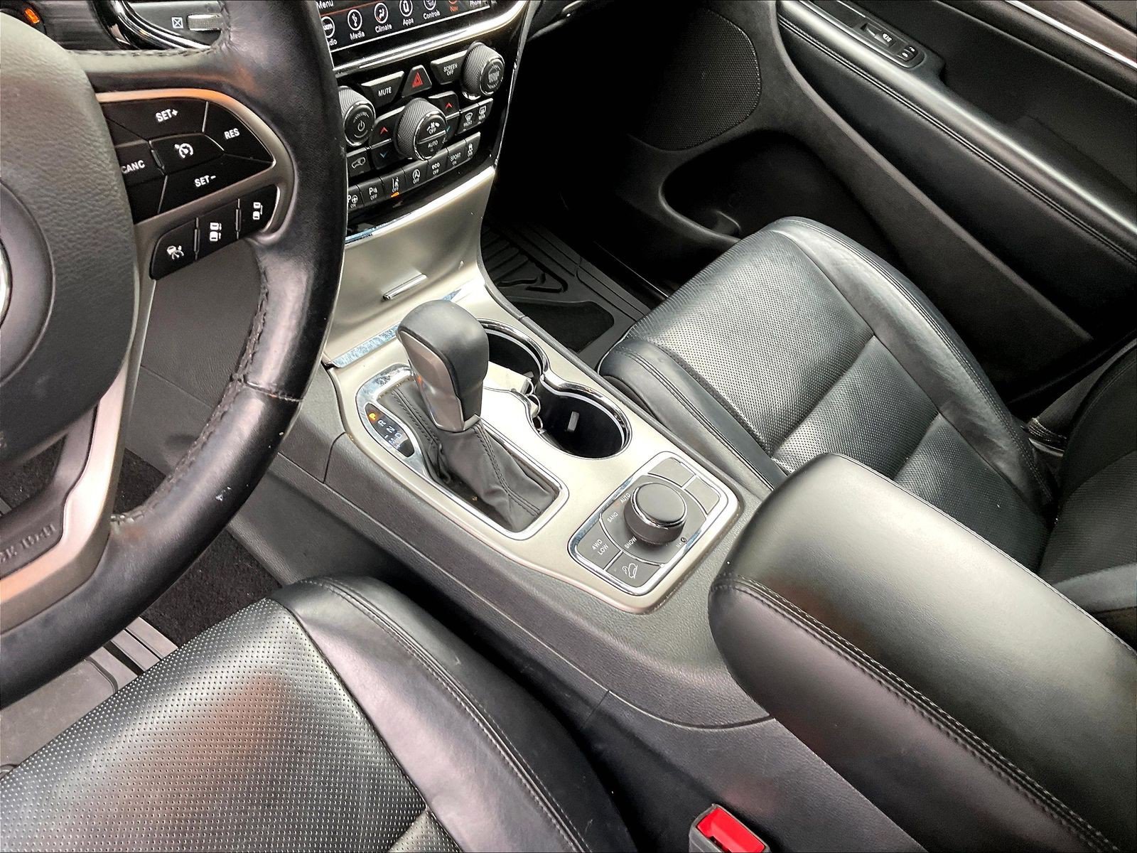 Used 2019 Jeep Grand Cherokee Limited w/ Luxury Group II AWD/4WD image 17
