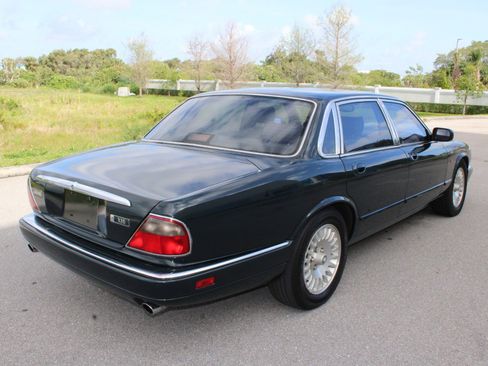 Used 1997 Jaguar XJ6 image 7