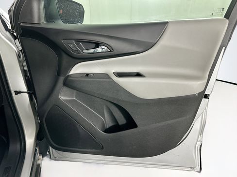 Used 2018 Chevrolet Equinox LS image 29