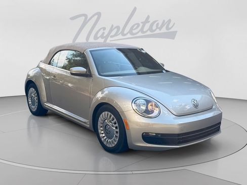 Used 2015 Volkswagen Beetle 1.8T FWD image 8