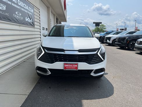 New 2025 Kia Sportage LX image 2