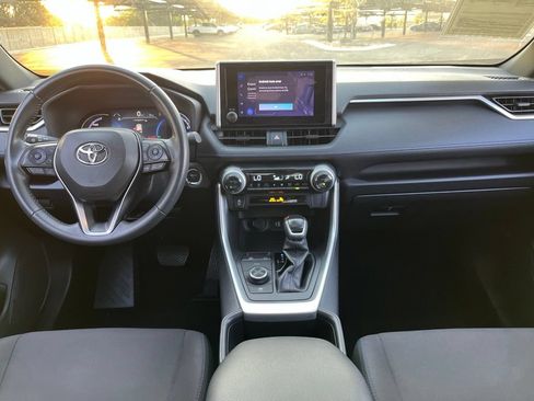 Used 2024 Toyota RAV4 SE AWD/4WD image 15