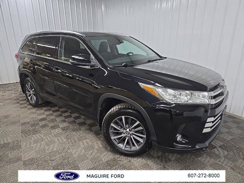 Used 2018 Toyota Highlander XLE image 9