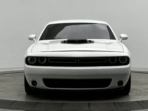 Used 2017 Dodge Challenger R/T Scat Pack image 2