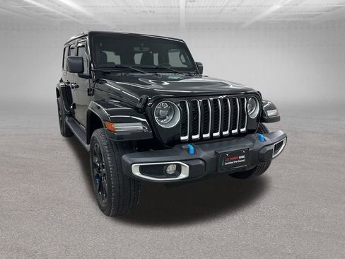 Used 2023 Jeep Wrangler Unlimited Sahara w/ Cold Weather Group image 3