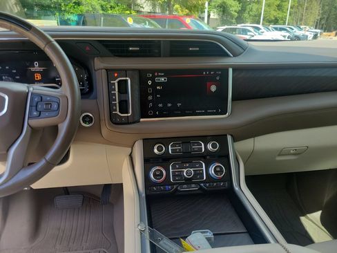 Used 2023 GMC Yukon Denali RWD image 26