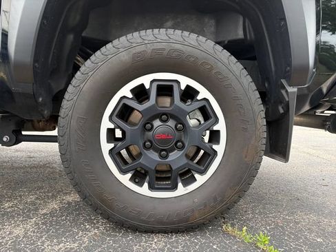 Used 2024 Toyota Tacoma TRD Off-Road AWD/4WD image 18