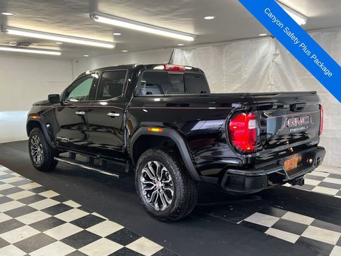 Used 2025 GMC Canyon Denali AWD/4WD image 11
