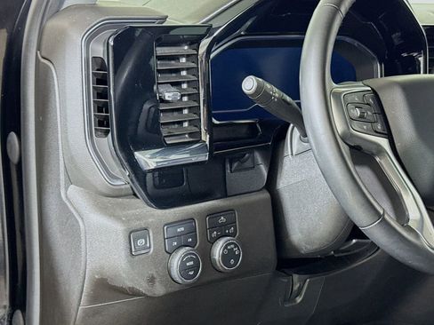 Used 2023 Chevrolet Silverado 1500 LT AWD/4WD image 8