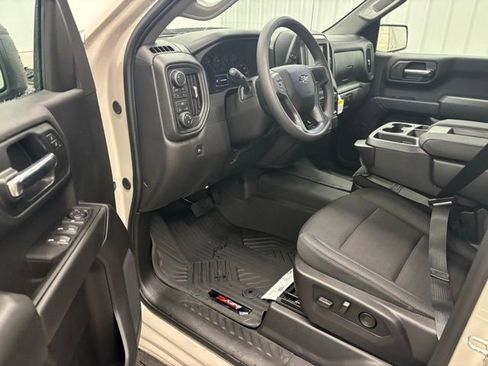 New 2026 Chevrolet Silverado 1500 Custom Trail Boss w/ LPO, Dark Essentials Package AWD/4WD image 15