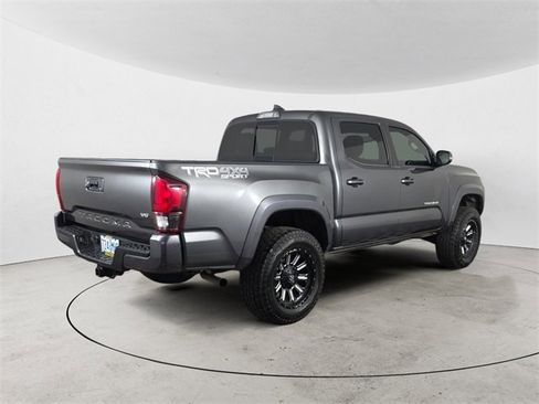 Used 2019 Toyota Tacoma TRD Sport image 5