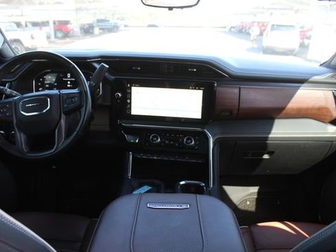 Certified 2025 GMC Sierra 2500 Denali Ultimate AWD/4WD image 22
