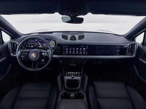 Certified 2025 Porsche Cayenne Coupe AWD/4WD image 16