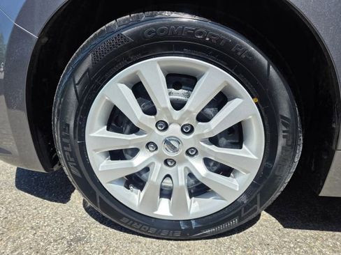 Used 2018 Nissan Altima 2.5 S w/ S Convenience Package FWD image 9