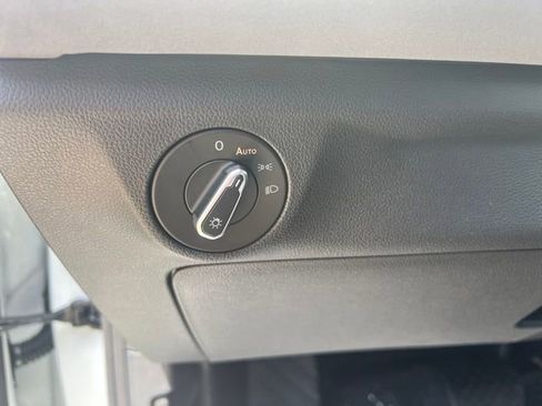 New 2026 Volkswagen Jetta SE FWD image 12