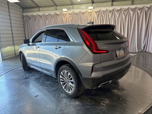 Used 2024 Cadillac XT4 Premium Luxury FWD image 7