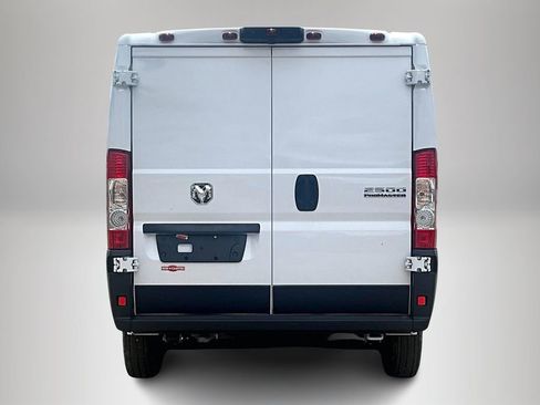 New 2024 RAM ProMaster 2500 w/ Convenience Group FWD image 3