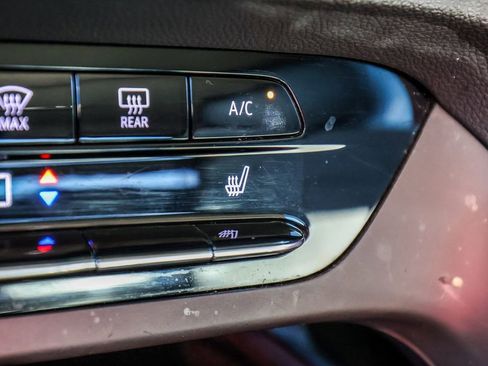 Used 2023 Buick Envision Preferred image 28