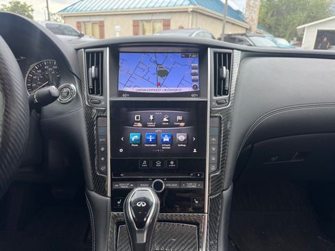 Used 2018 INFINITI Q50 Luxe w/ Essential Package (3.0T Luxe) AWD/4WD image 14