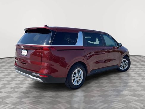Used 2024 Kia Carnival LX FWD image 2