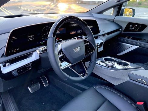 New 2026 Cadillac Optiq Sport 2 image 9