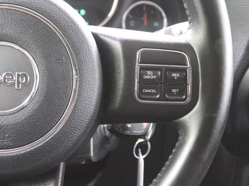 Used 2018 Jeep Wrangler Unlimited Sport S AWD/4WD image 38