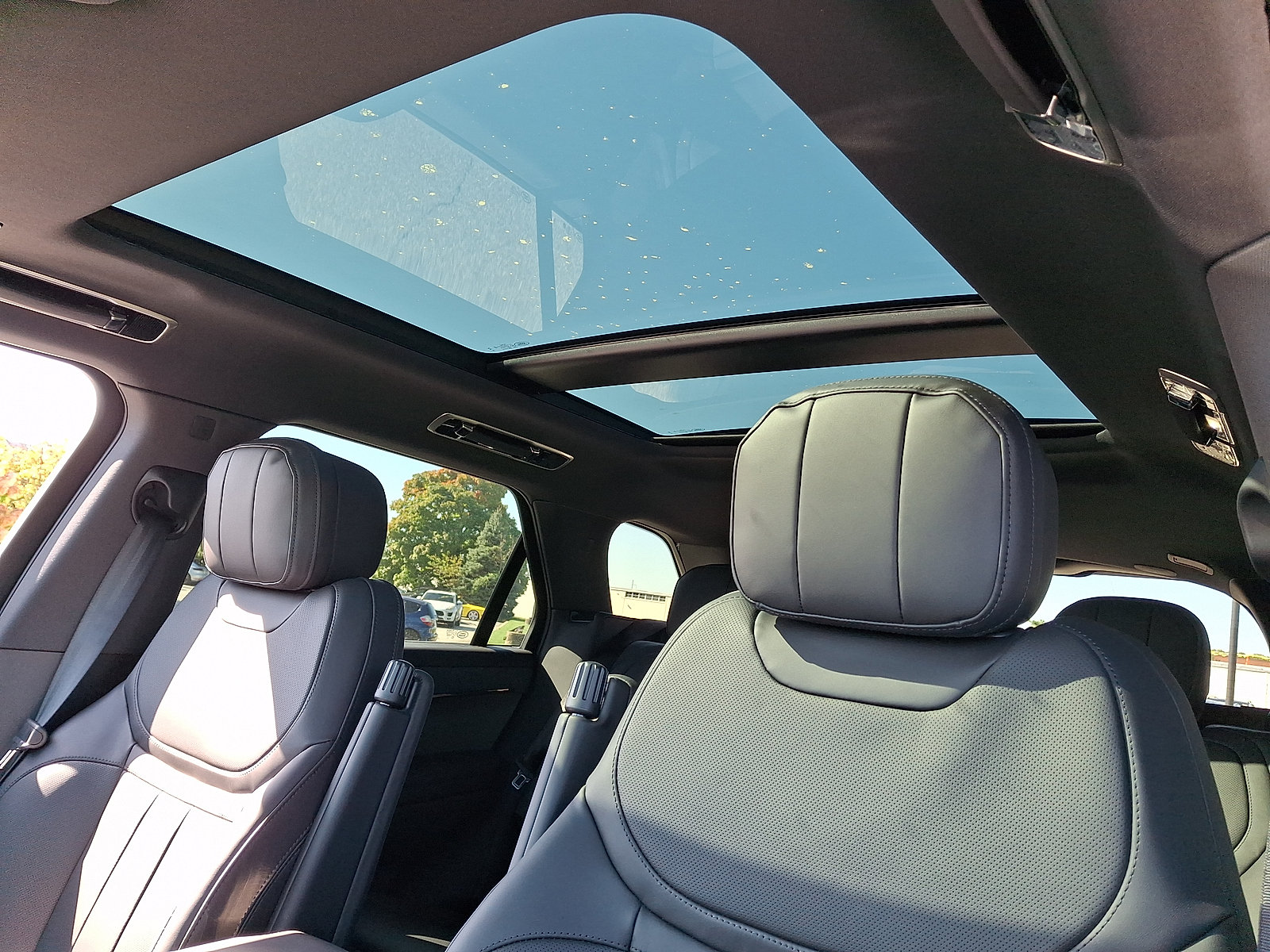 New 2027 Land Rover Range Rover Sport Dynamic SE AWD/4WD image 11