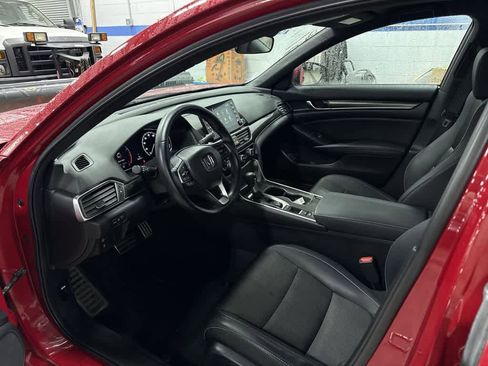 Used 2018 Honda Accord Sport image 29
