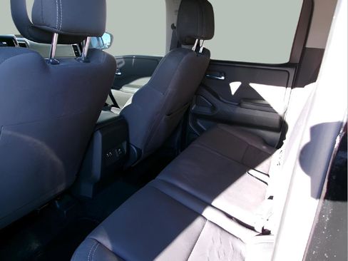 Used 2023 Nissan Frontier SV w/ SV Convenience Package image 9